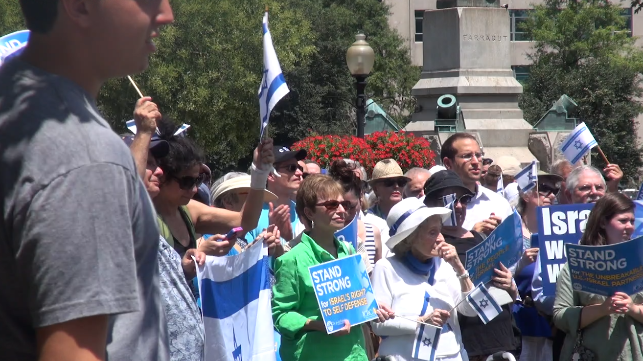 1,000 Pro-Israel supporters rally in Farragut Square