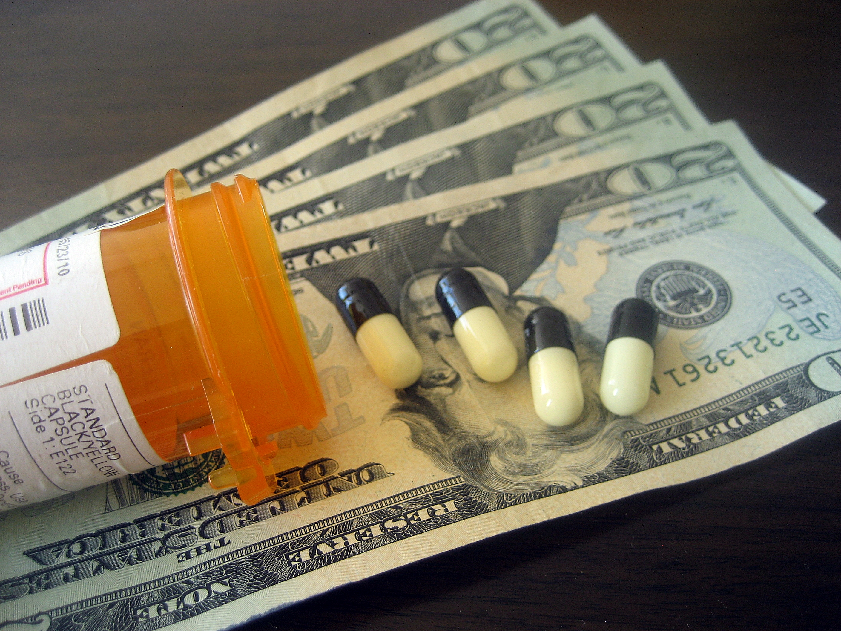 Drug, device makers paid doctors $9.92B since 2013