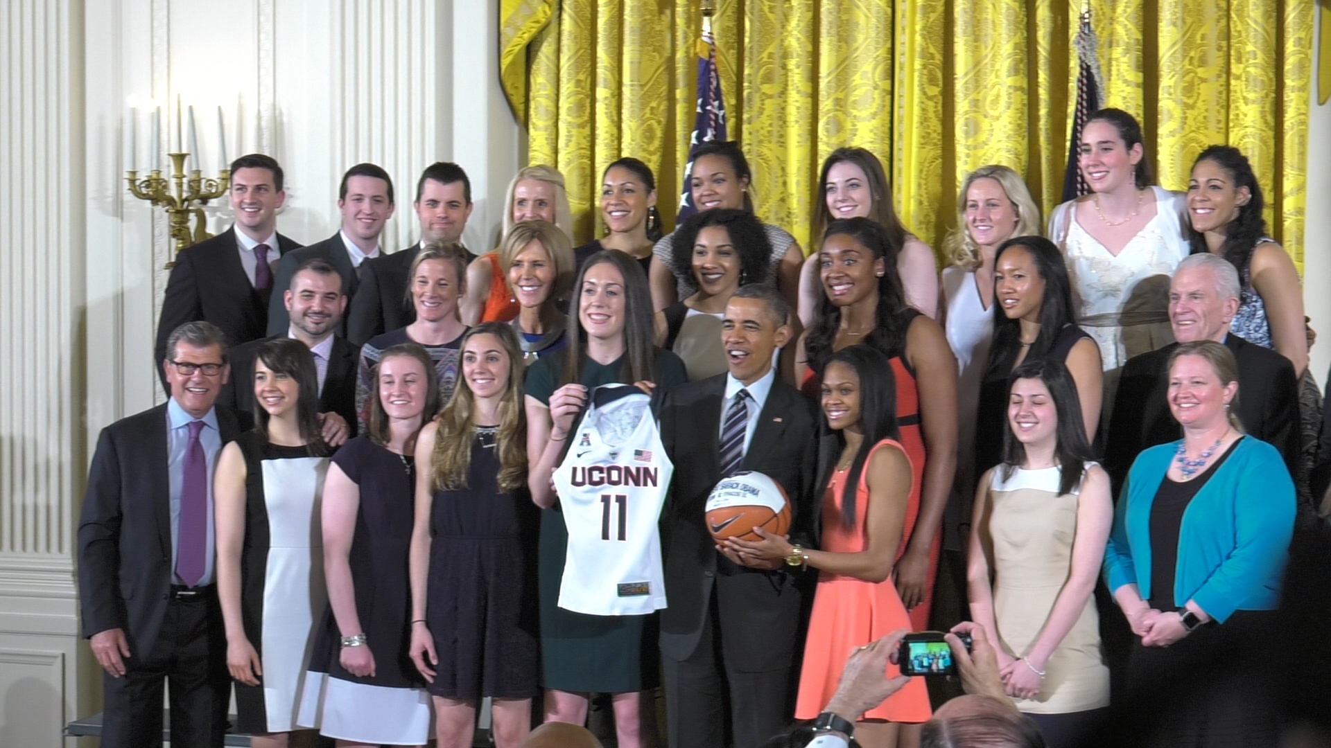 University of Connecticut women’s basketball team hang out with President Obama one last time