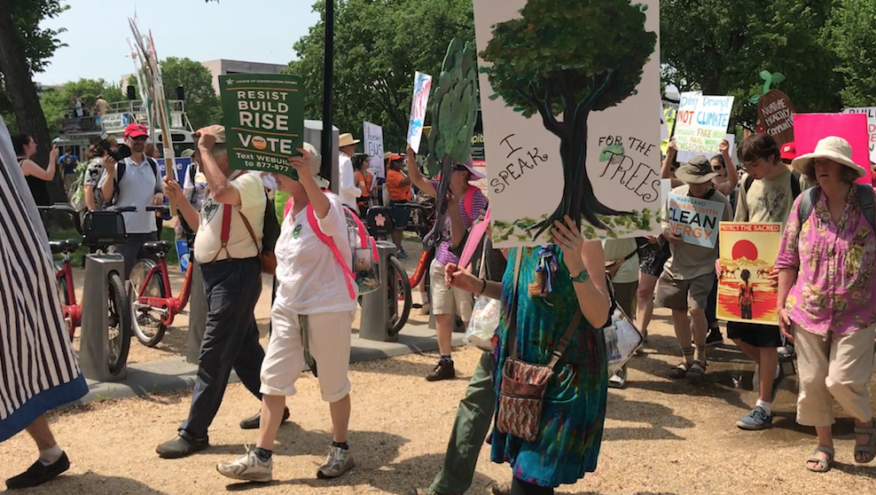 Cleveland Residents Defend Great Lakes at the People’s Climate March