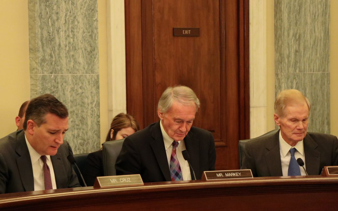 Experts, lawmakers: NASA should focus more on Mars, less on moon