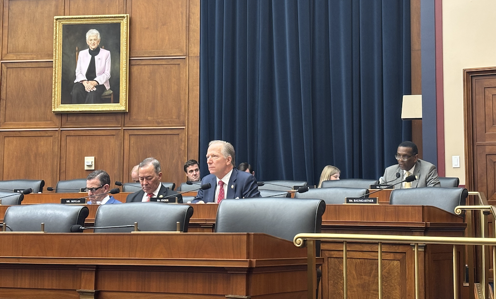 House committee advances GOP-backed bills on gender identity in K–12 schools